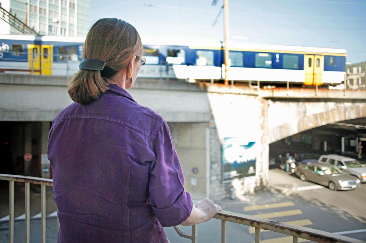 Avoir des fenêtres qui donnent sur une route fréquentée peut vite devenir un enfer.