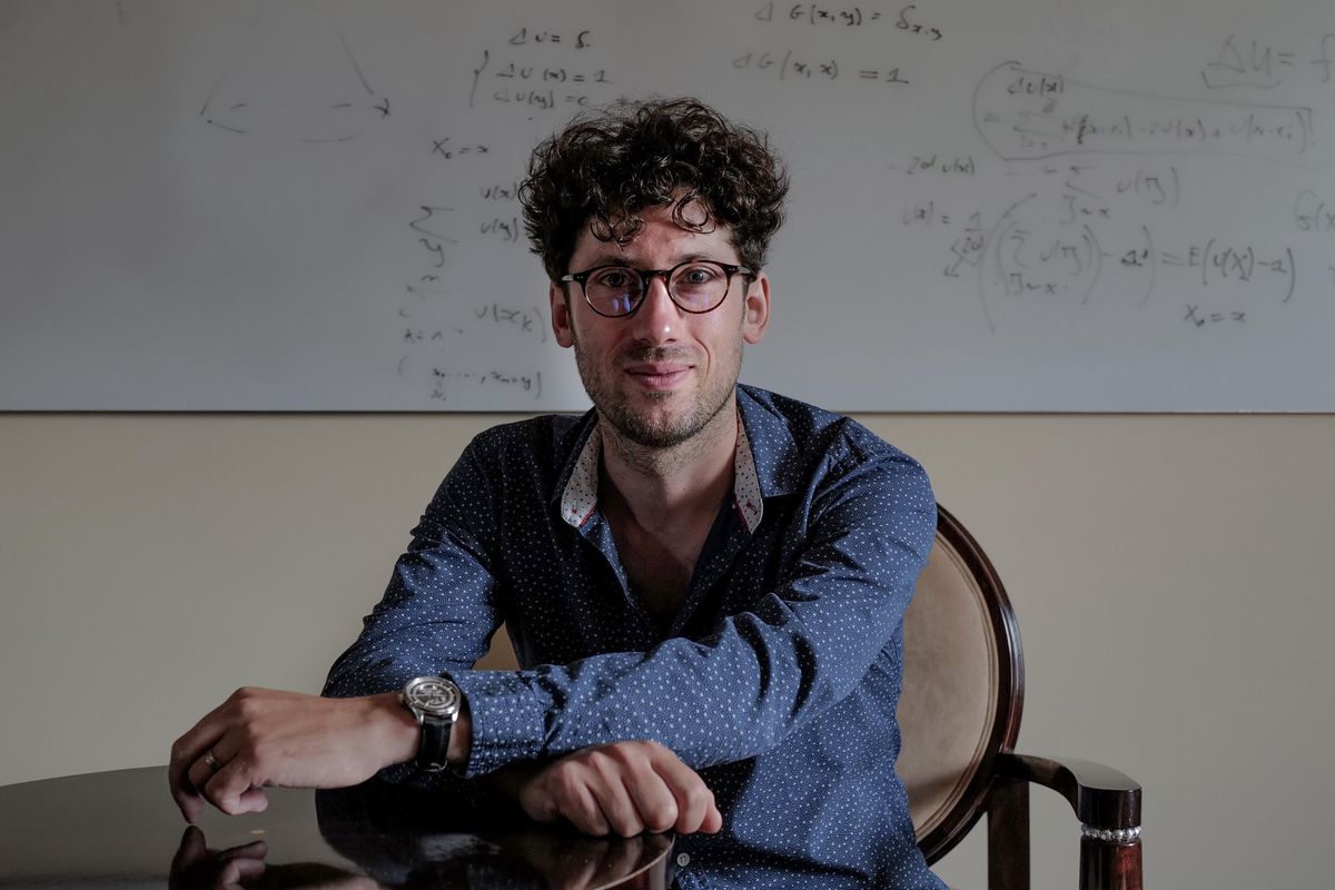 Genève le 1er juillet 2022.
UNIGE. Hugo Duminil-Copin reçoit, à 36 ans, la Médaille Fields, la plus haute récompense en mathématiques.
© Steeve Iuncker-Gomez
