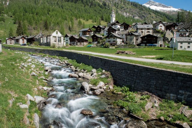 Les Tessinois avaient accepté à 68,2% - taux le plus élevé de tous les cantons - le 9 février 2014, l'initiative sur l'immigration de masse.