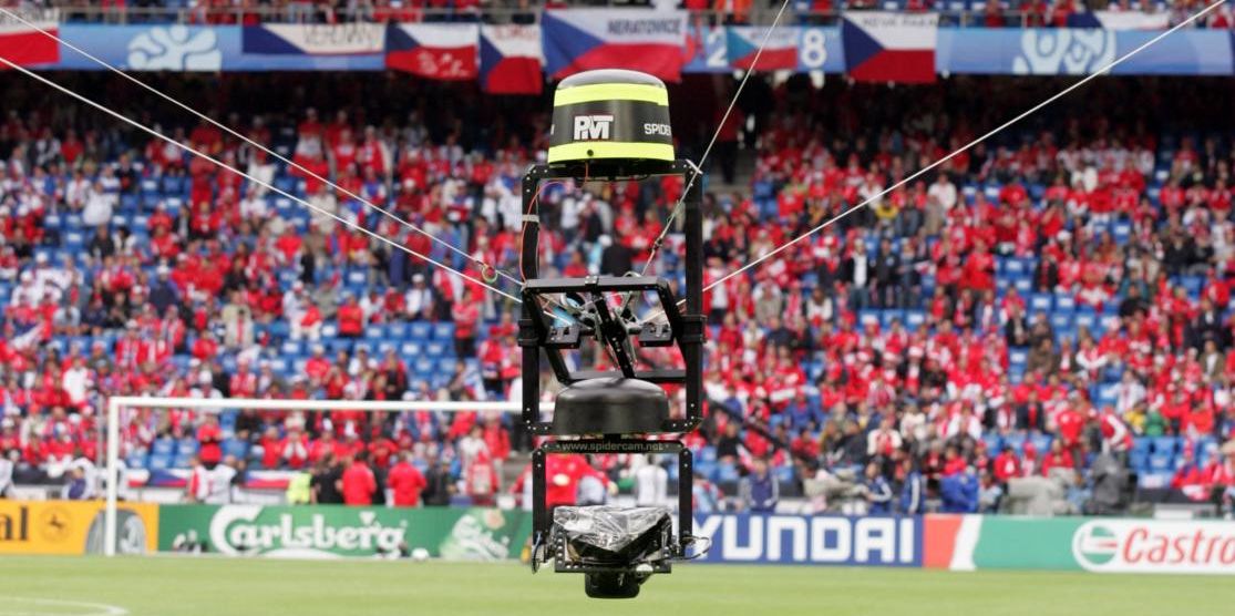 Testspiel-Ungarn-Kasachstan-Brennende-Spidercam-st-rzt-w-hrend-L-nderspiel-auf-den-Rasen
