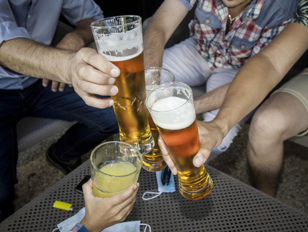 Douze établissements britanniques ont réduit la taille des verres de bière et la consommation a chuté de 10%.