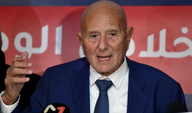 Le président du Front de salut national (FSN) Ahmed Nejib Chebbi à Tunis le 29 janvier 2023.