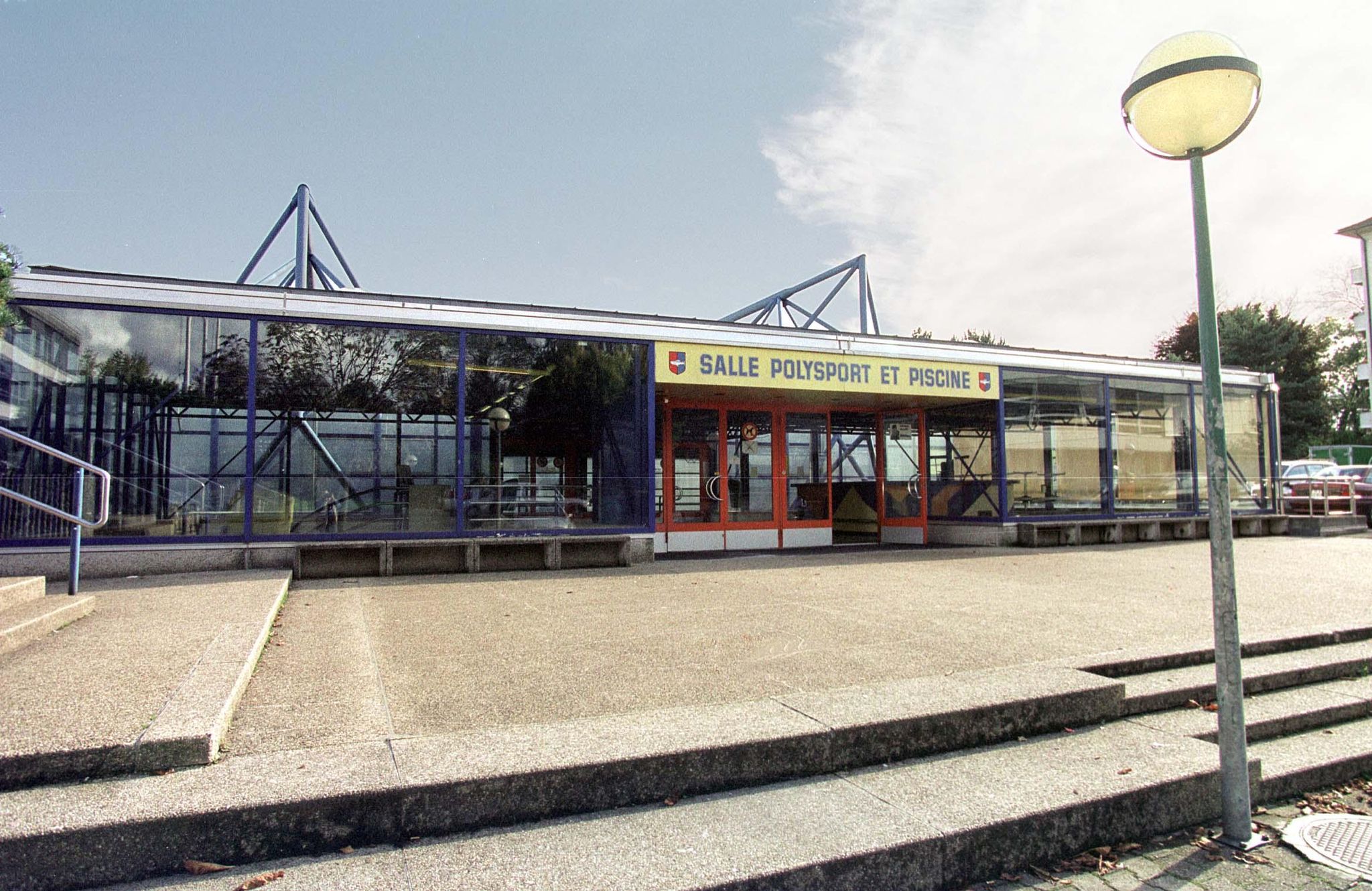 Le site du Rocher est une des places fortes du sport nyonnais avec sa salle multisport et sa piscine couverte.
