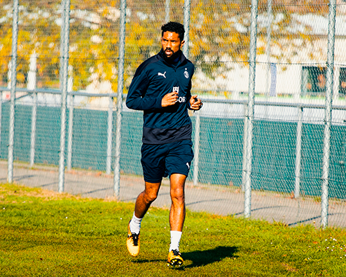 Gaël Clichy à l’échauffement.