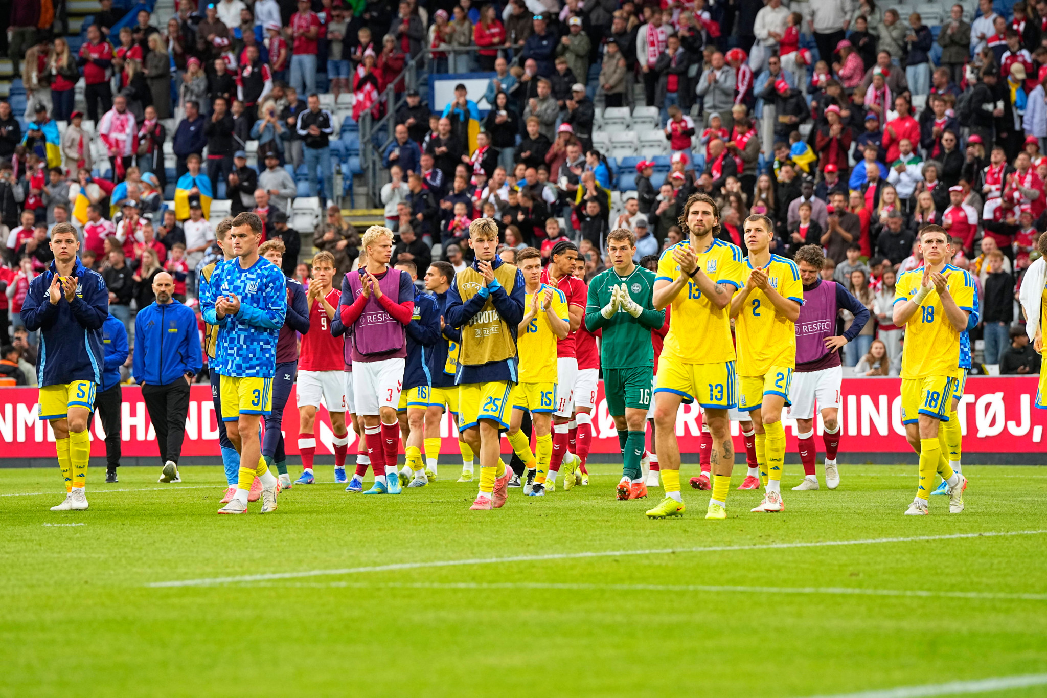Test gegen die Ukraine: Spielabbruch in Dänemark: Eriksen br