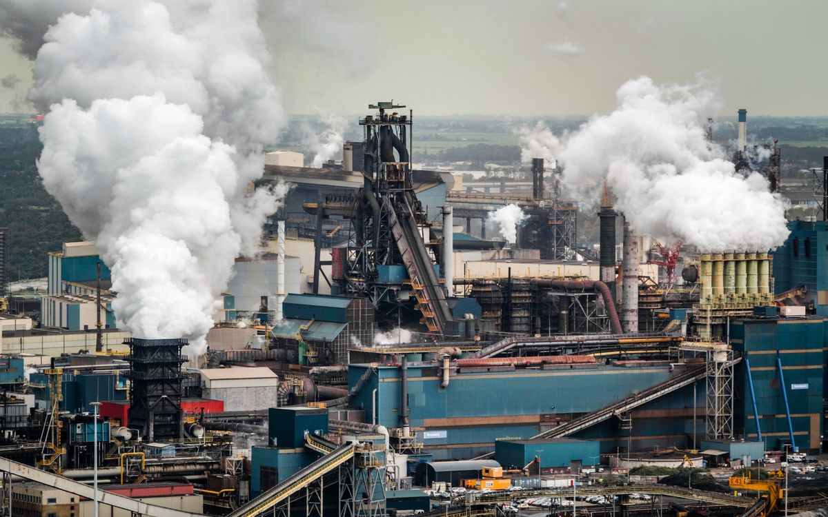 IJMUIDEN - A drone photo of the Tata Steel IJmuiden steel factory. ANP JEFFREY GROENEWEG netherlands out - belgium out (KEYSTONE/ANP/)