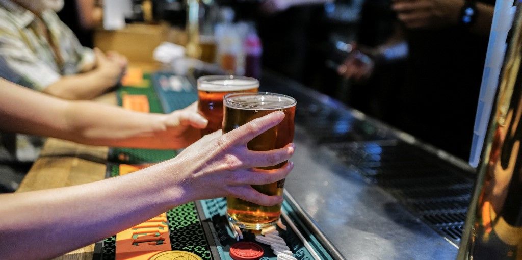 De la bière dans un bar.