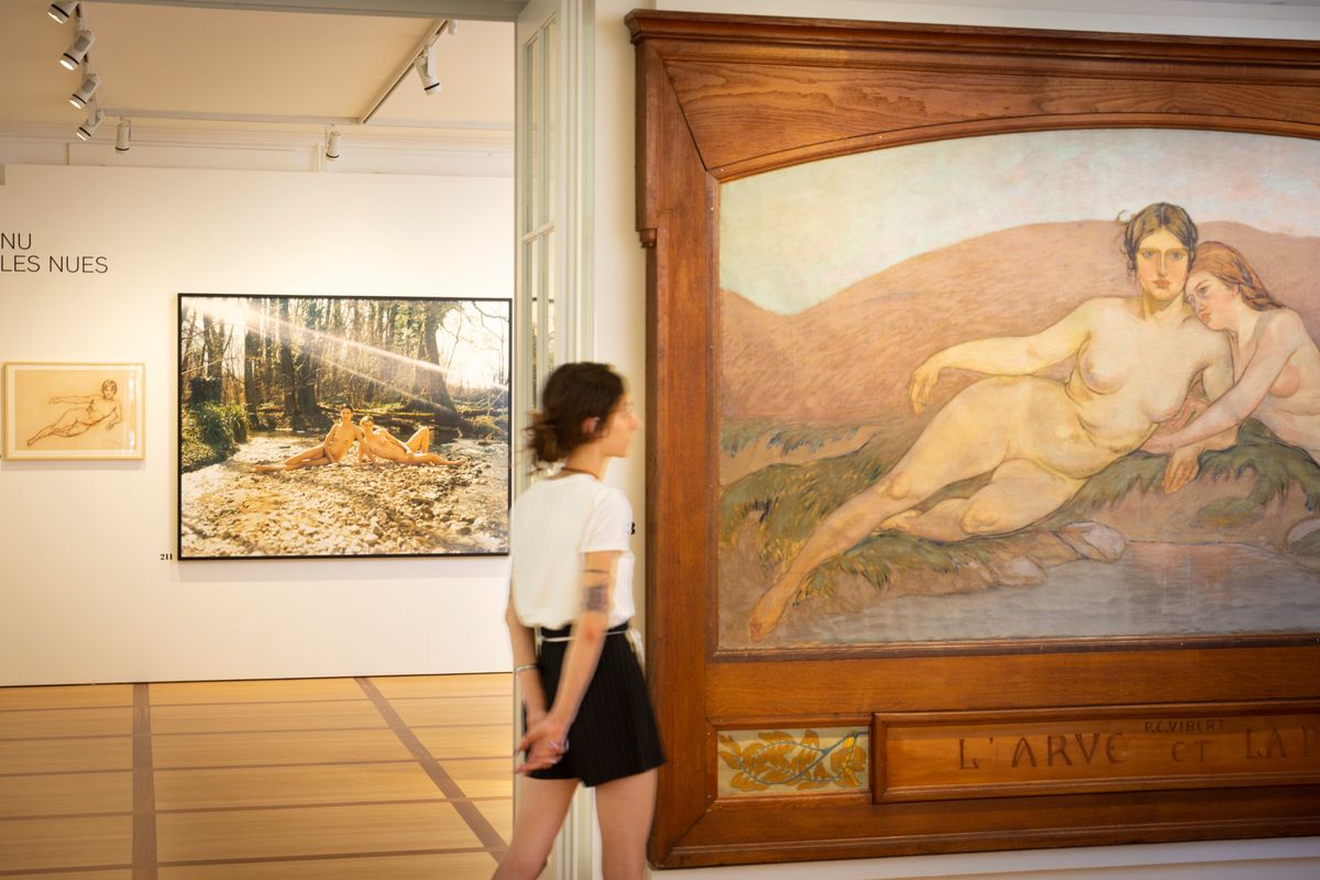 «Inventaire inventé»: à dr. un extrait de «L’Arve et la Drize», de Pierre-Eugène Vibert (1915), un coup de cœur pour Nicolas Lieber, qui en propose sa version photographique dans la salle adjacente.