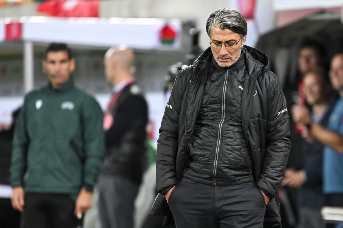 Switzerland's head coach Murat Yakin reacts during the UEFA Euro 2024 football tournament Group I qualifier match between Switzerland and Belarus at Kybunpark stadium in St. Gallen, on October 15, 2023. (Photo by Fabrice COFFRINI / AFP)