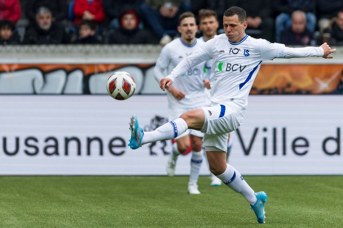 Stjepan Kukuruzovic (LS), pendant la rencontre entre le FC Lausanne-Sport et Yverdon Sport, comptant pour le championnat de Challenge League, le dimanche 2 avril 2023 au Stade de la Tuiliere, a Lausanne (Bastien Gallay / GallayPhoto)