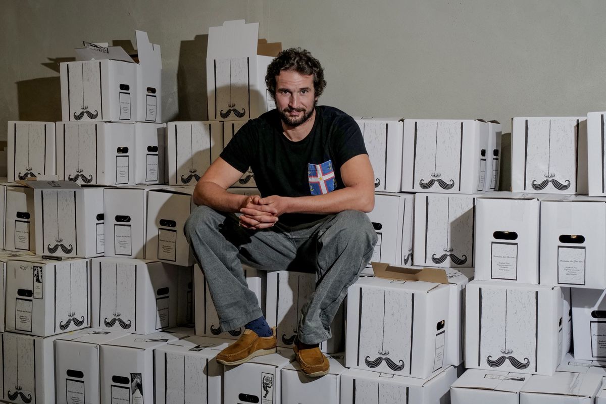 Raphaël Piuz pour le Terroir. Vigneron au Domaine des Dix Vins, 527 route d'Hermance. 