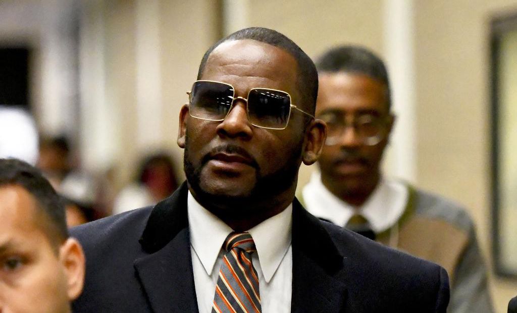 Sexualverbrechen – R. Kelly nun auch noch wegen Kinderpornografie schuldig gesprochen - Vimarsana News