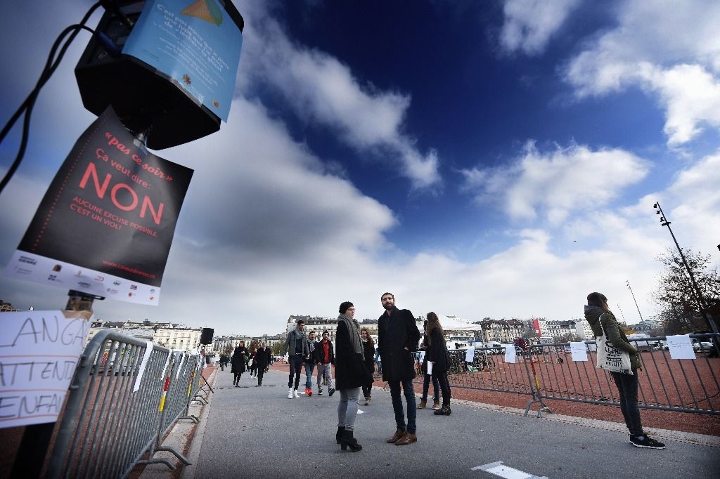 Le Parlement des jeunes confronte les passants au harcèlement de rue