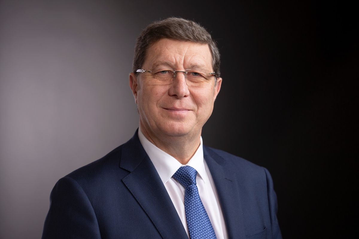 Staenderat Mauro Poggia, MCG-GE, am Dienstag, 19. Dezember 2023 im Bundeshaus in Bern. (KEYSTONE/Gaetan Bally)