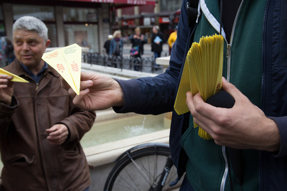 Genève, 29 avril 2014. Les manifestants ont défilé de la place du Molard à l'enseigne C&A de la rue de la Croix-d'Or.