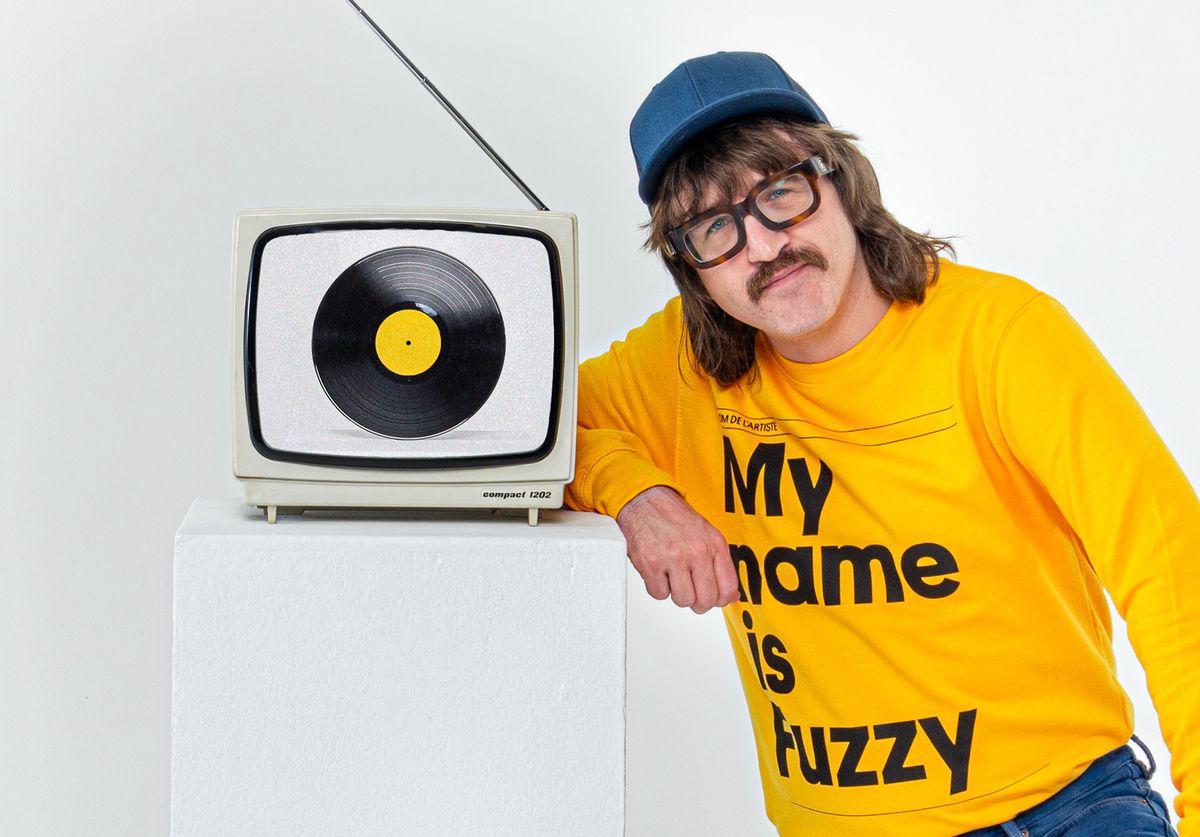 My Name is Fuzzy, moniteur musical pour les Garden Parties – entre autres.
