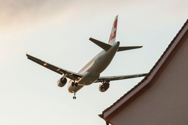 Nicht alle Neeracher kommen in Genuss von Schallschutzmassnahmen - so werden nicht alle Einwohner gleichermassen vom Fluglärm geplagt.