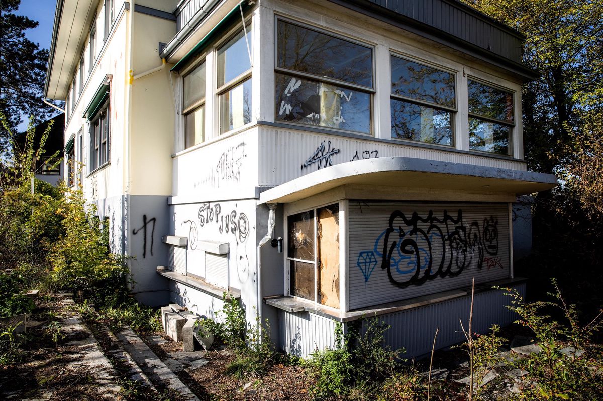 Regierungsrat-verliert-vor-Gericht-Gammelvilla-Besitzer-muss-die-Schmierereien-nicht-entfernen