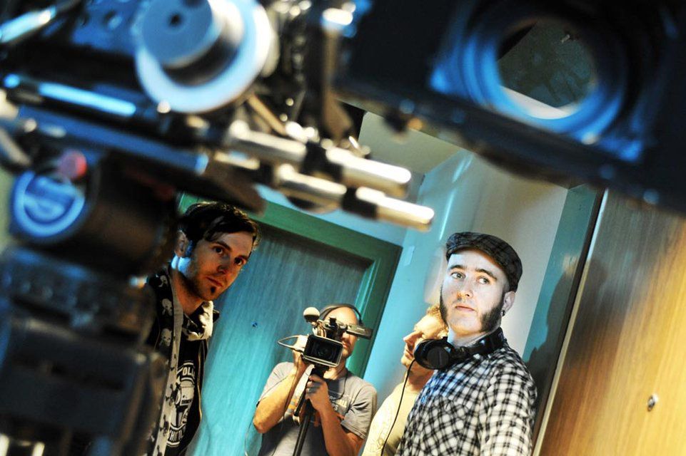 Der Berner Johannes Hartmann von der Filmproduktionsfirma Decoy Collective ist derzeit daran, für die Postproduktion seines Kurzfilms «Deadlocked» Geld aufzutreiben. Ganz bewusst setzt er auf Crowdfunding.