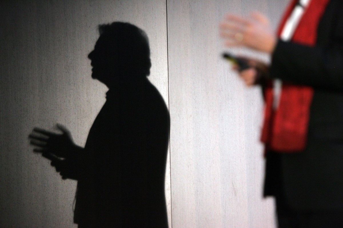 Ombre de Bernard Tschumi lors d’une conférence à l’ECAL.