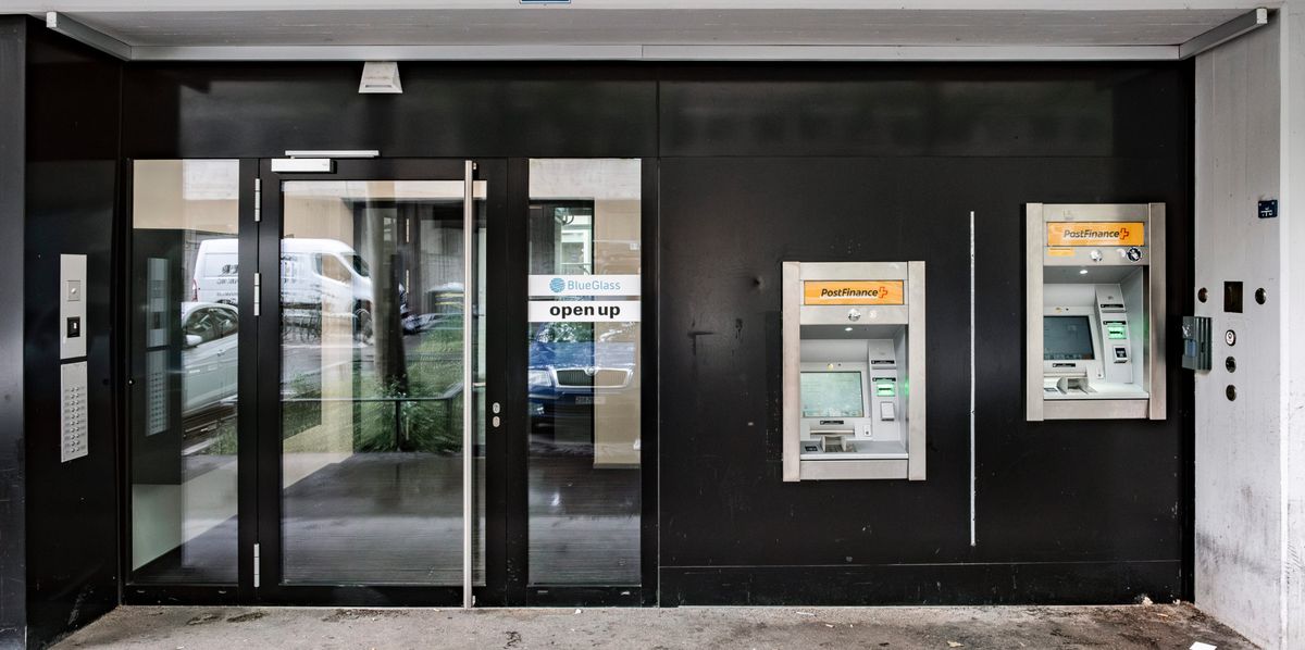 Fotos vom Postgebäude an der Molkenstrasse 8. 19.05.24