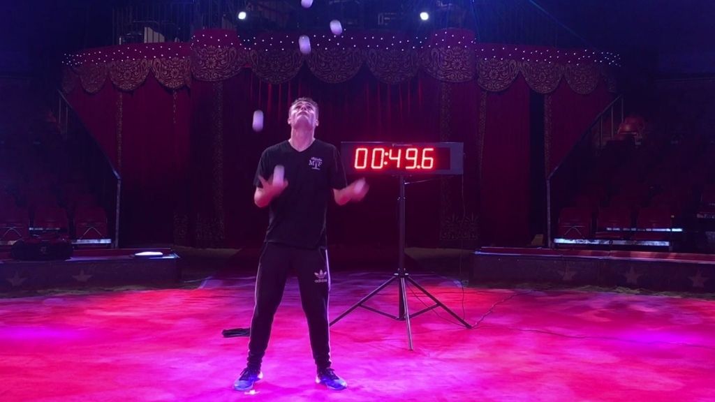 Berne Nouveau record du monde de jonglage Le Matin